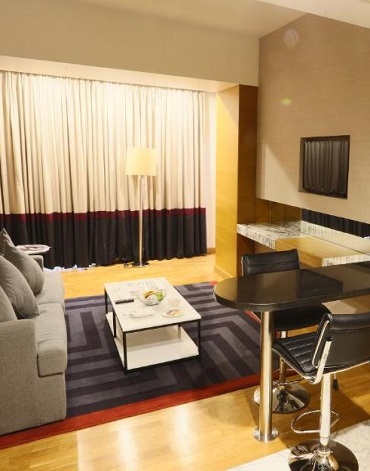 Blackstone Condo: Pool, Hot Tub & Gym - Near Lift! condo Main image 1